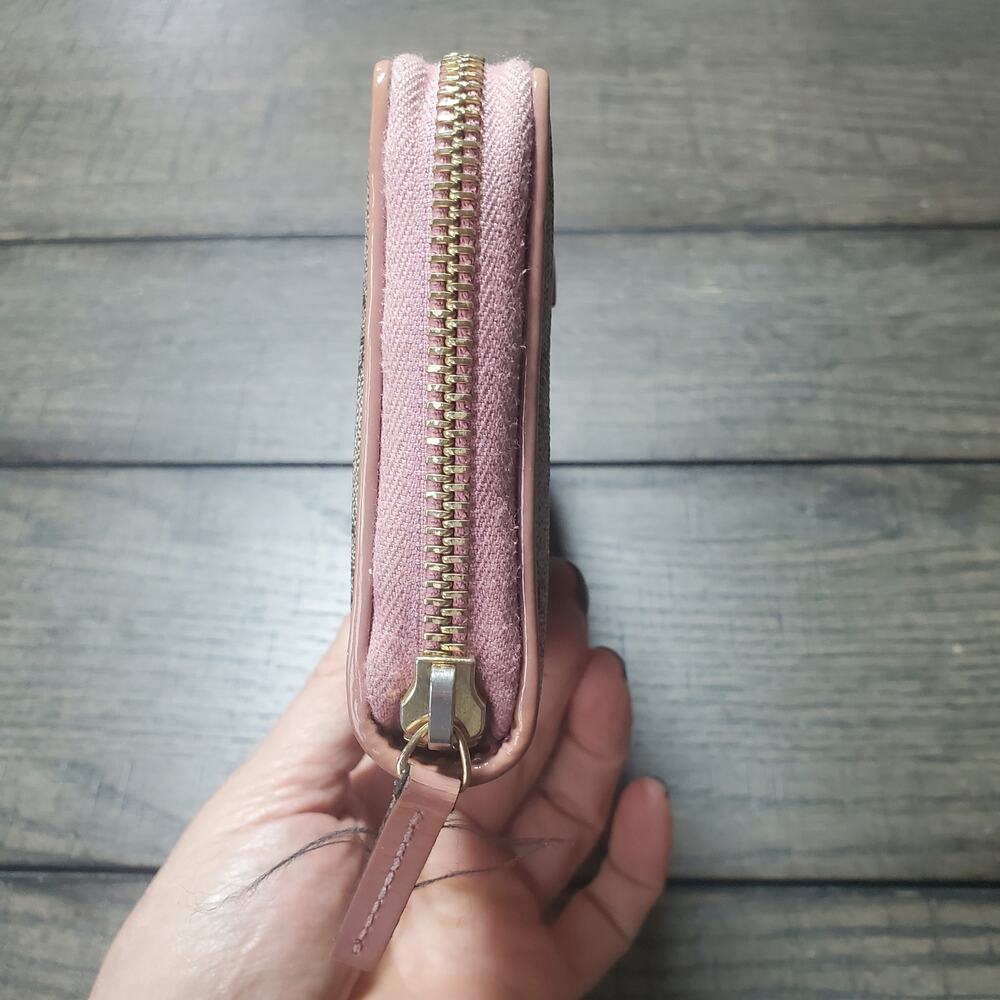 GUCCI GG Logo Ribbon PVC Zip Around Long Wallet - Picture 5 of 16
